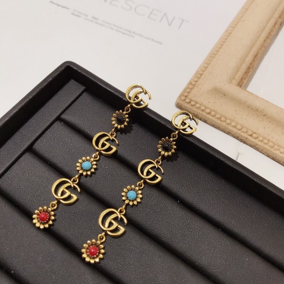 Exquisite Craftsmanship, Superior Quality, and Stylish Fashion Accessories for Women