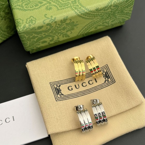 Exquisite Craftsmanship, Superior Quality, and Stylish Fashion Accessories for Women