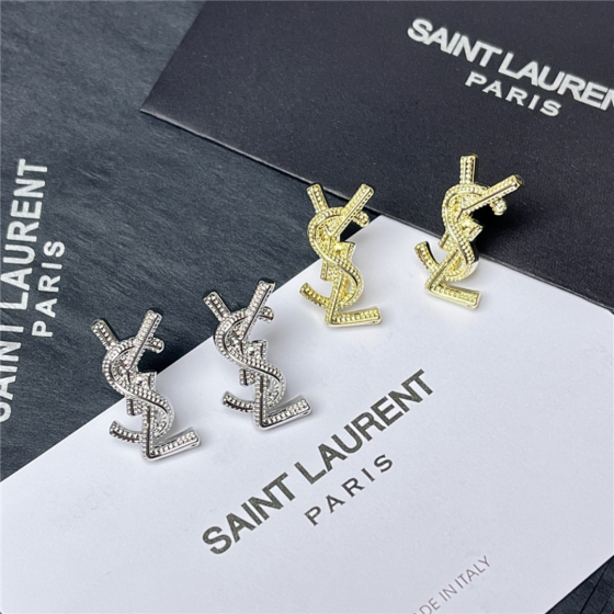 Exquisite Craftsmanship, Superior Quality, and Stylish Fashion Accessories for Women