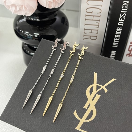 Exquisite Craftsmanship, Superior Quality, and Stylish Fashion Accessories for Women