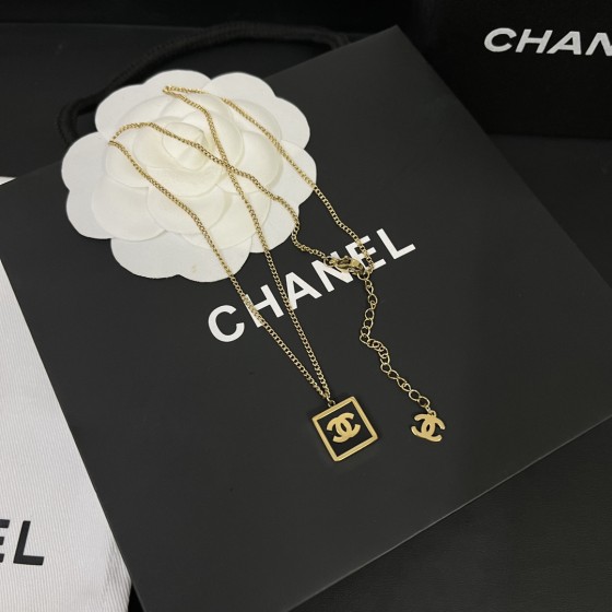 2025 年新款项链，工艺精湛，品质上乘，时尚潮流