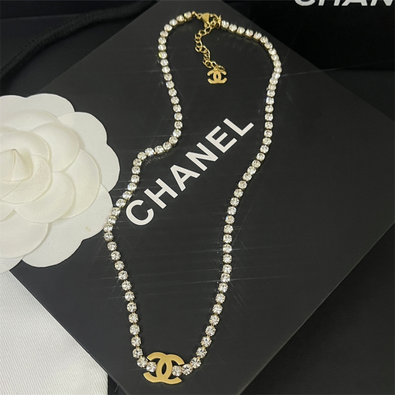 2025 年新款项链，工艺精湛，品质上乘，时尚潮流