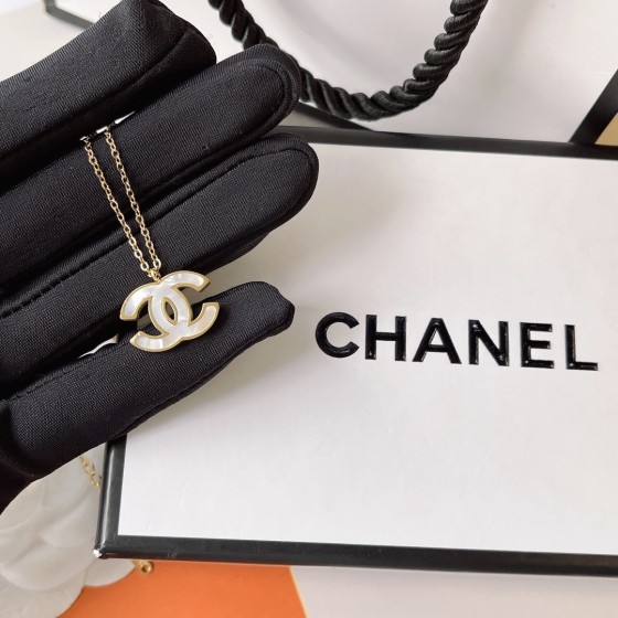 2025 New Exquisite Craftsmanship, Superior Quality, Stylish and Trendy Necklaces