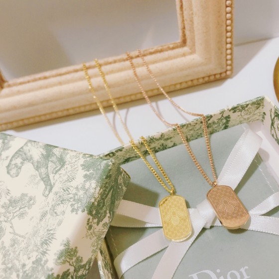 2025 年新款项链，工艺精湛，品质上乘，时尚潮流