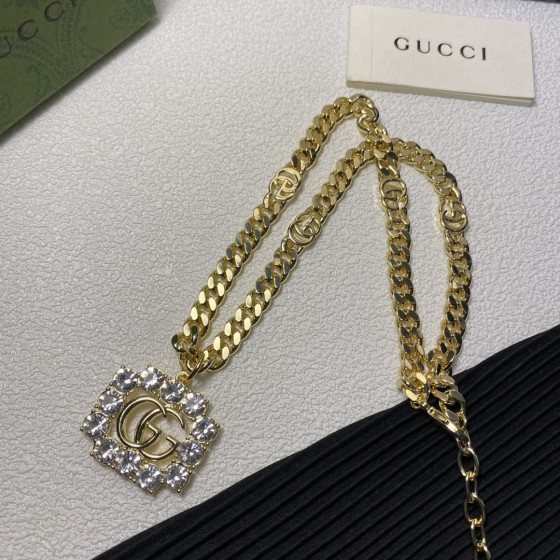 2025 年新款项链，工艺精湛，品质上乘，时尚潮流