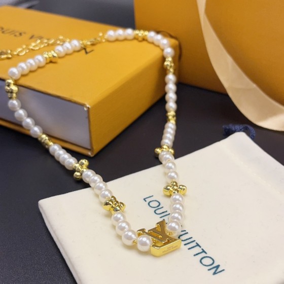 2025 New Exquisite Craftsmanship, Superior Quality, Stylish and Trendy Necklaces