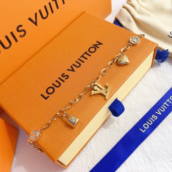 2025 New Exquisite Craftsmanship, Superior Quality, Stylish and Trendy Necklaces