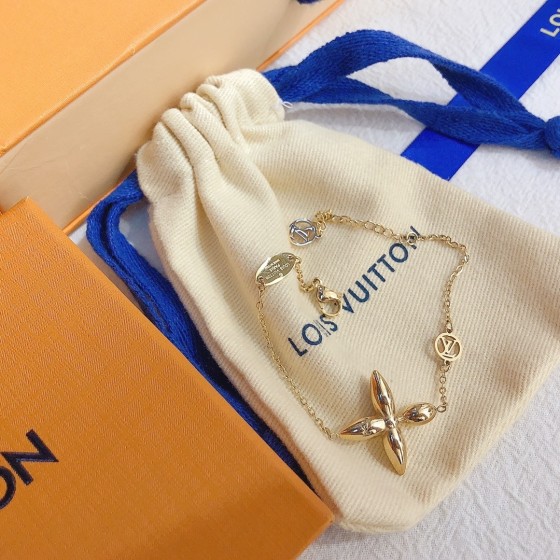 2025 New Exquisite Craftsmanship, Superior Quality, Stylish and Trendy Necklaces