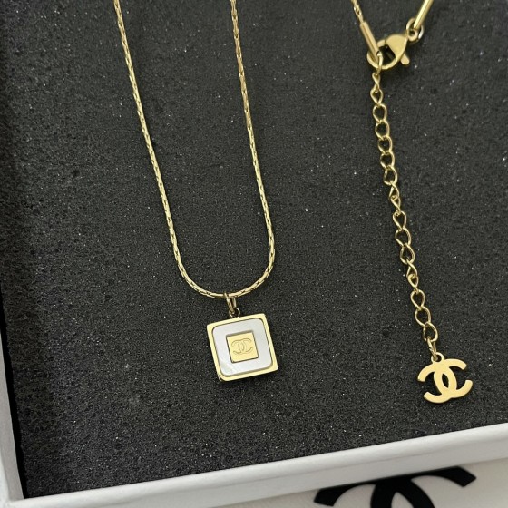 2025 年新款项链，工艺精湛，品质上乘，时尚潮流